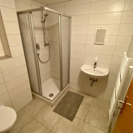 Adventure Hub: Gartenhaeusl