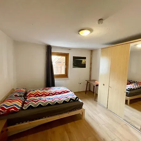 Apartment Adventure Hub: Gartenhaeusl *