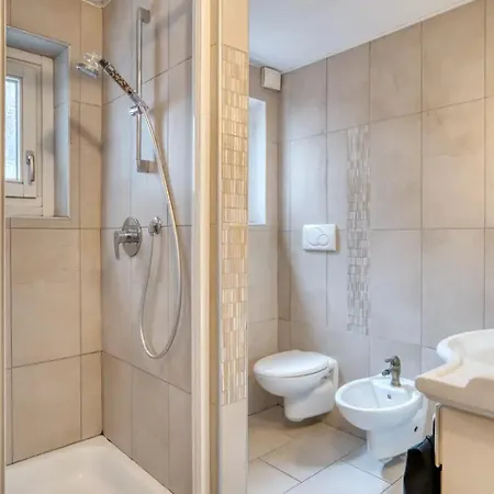 Adventure Hub: Gartenhaeusl *