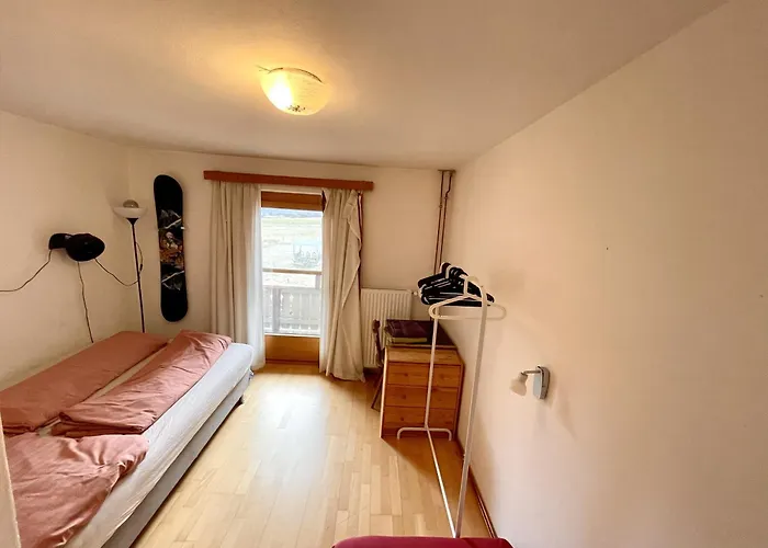 Adventure Hub: Gartenhaeusl Apartman